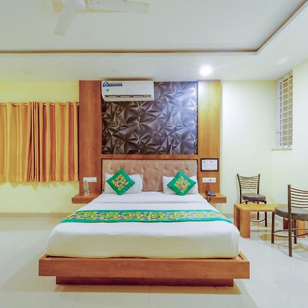 Treebo Royal Empire Indore Dış mekan fotoğraf