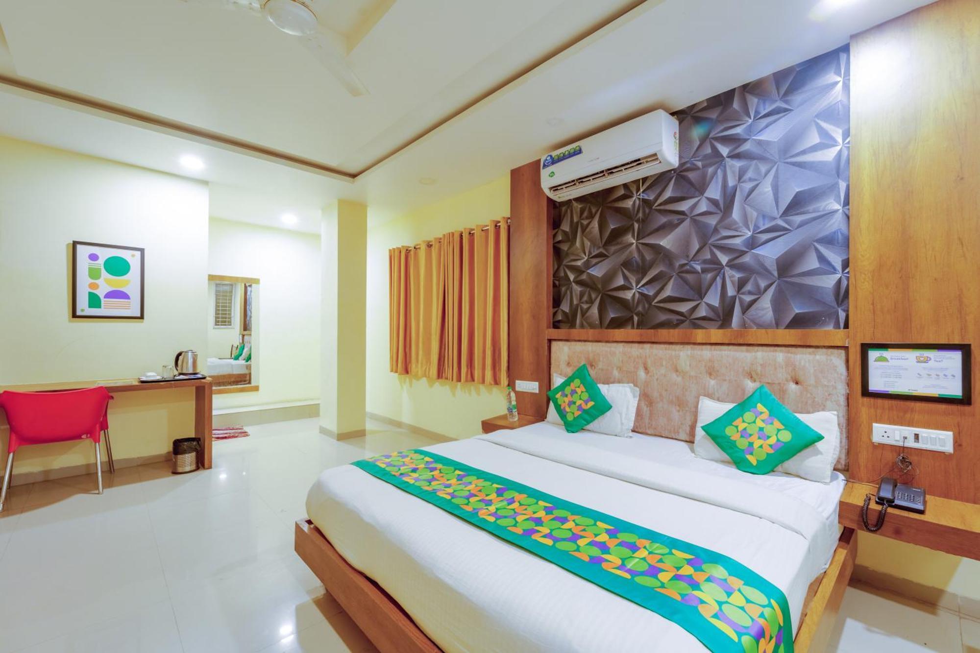 Treebo Royal Empire Indore Dış mekan fotoğraf