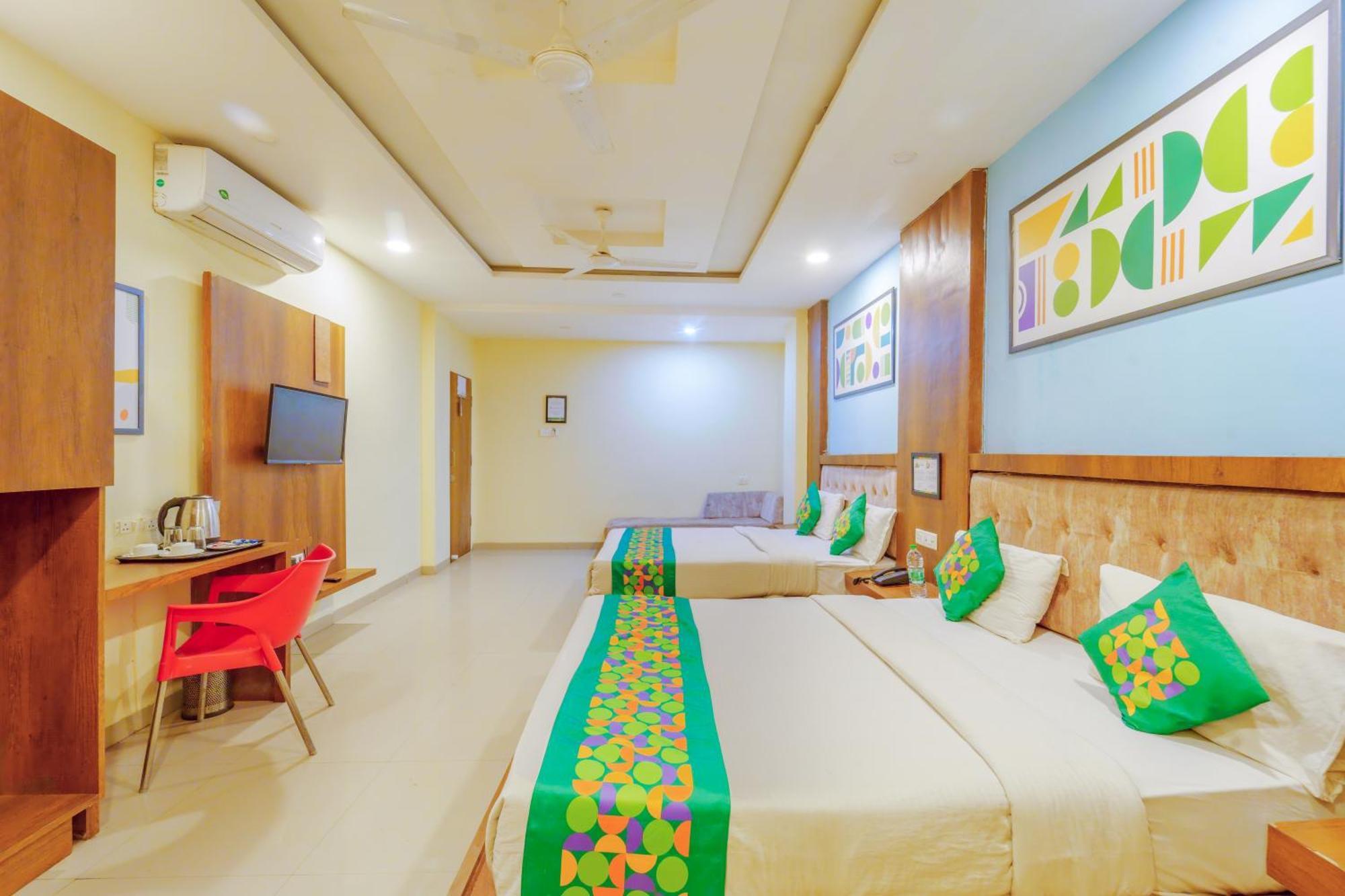 Treebo Royal Empire Indore Dış mekan fotoğraf