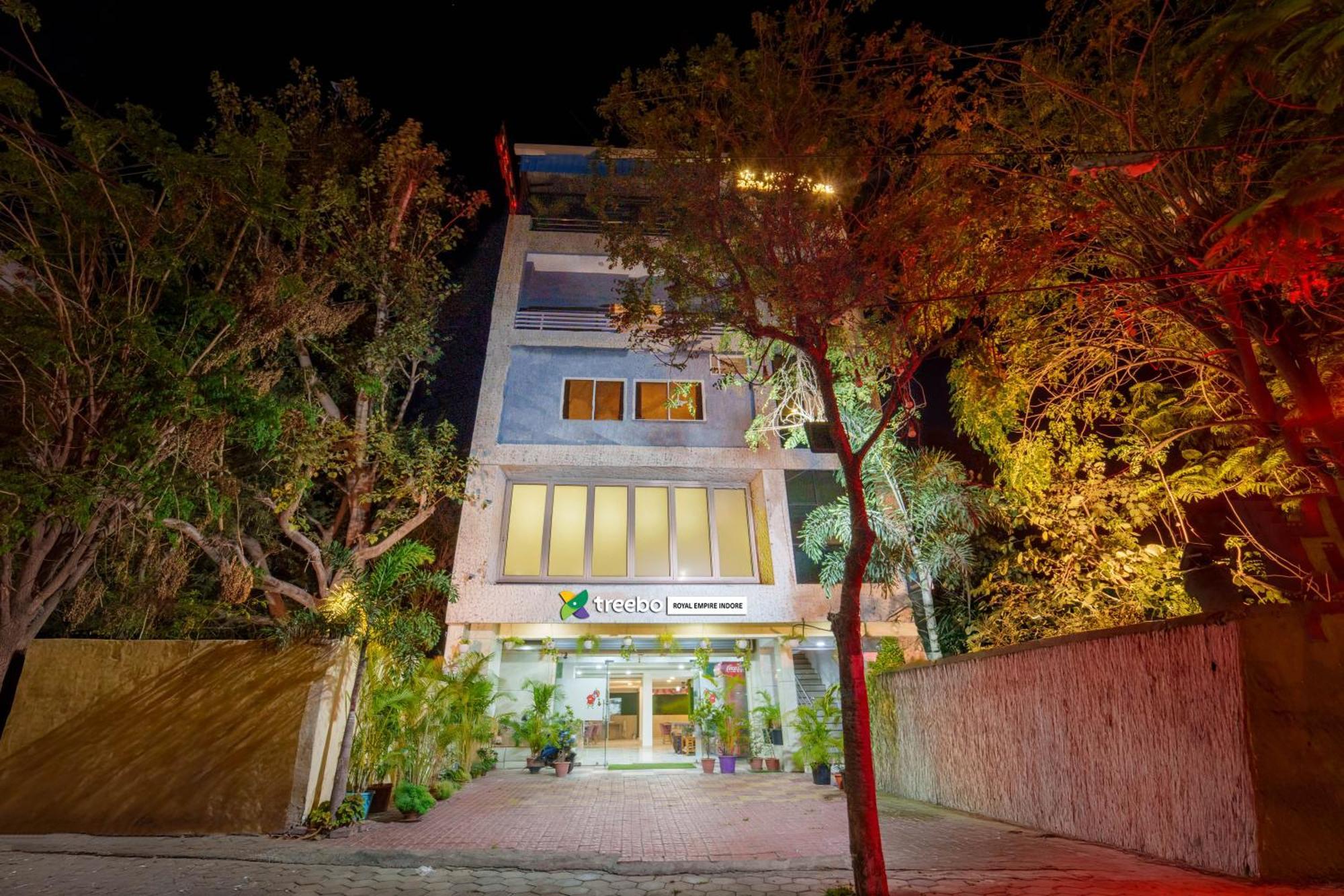 Treebo Royal Empire Indore Dış mekan fotoğraf