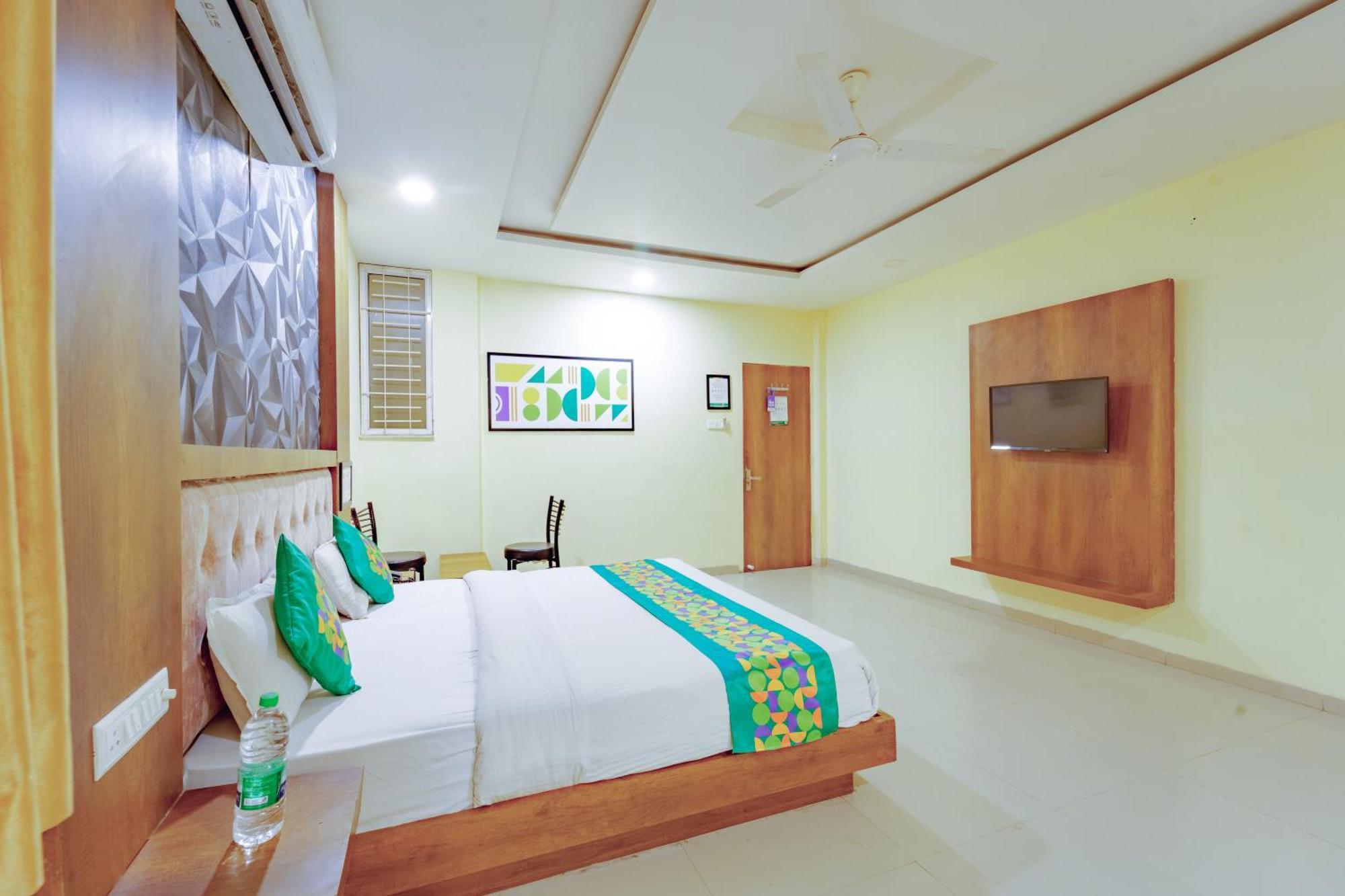 Treebo Royal Empire Indore Dış mekan fotoğraf